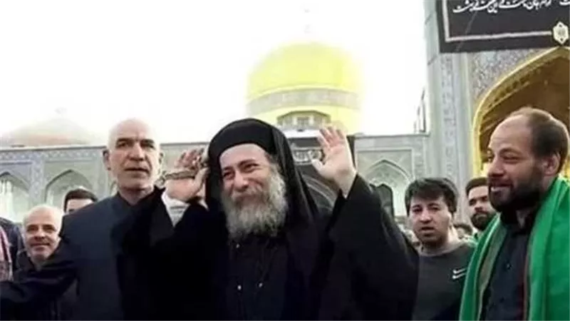 الكنيسة تبرأت من تصرفاته.. ماذا فعل القس دوماديوس إبراهيم على مواقع التواصل؟
