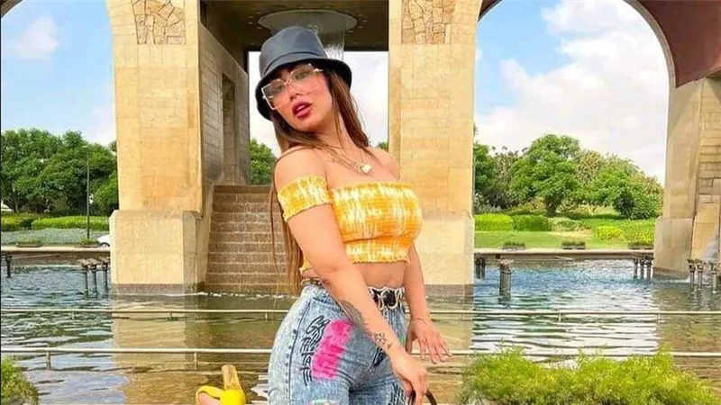 فيديو هدير عبدالرازق.. التحريات عن البلوجر: مارست أفعالا مخلة مع العديد من الرجال نظير مبالغ مالية