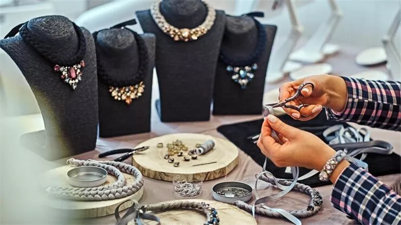 سعر الذهب اليوم الأحد 14-7-2024 تحرك مفاجيء