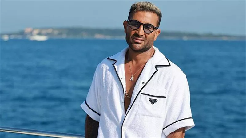 مفيهوش شراشيب.. رد ناري من أحمد سعد بعد الهجوم عليه بسبب الخلخال