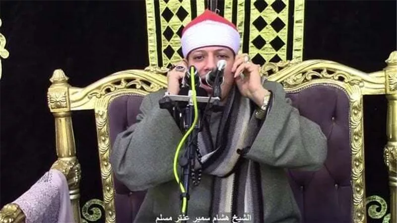 تمايل أثناء تلاوة القرآن.. القصة الكاملة لأزمة القارئ المتراقص في الغربية