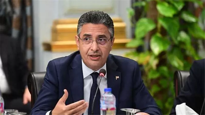 وزير التموين يكشف مصير رغيف الخبز المدعم بعد رفع أسعار البنزين