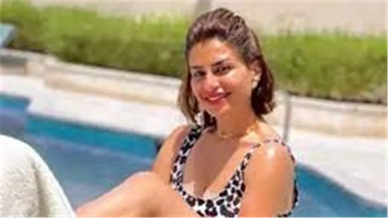 ملابس جريئة.. منة فضالي تثير الجدل بهذه الإطلالة | شاهد
