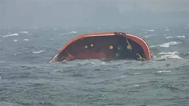 مأساة جديدة..تفاصيل مصرع 5 أشخاص في غرق مركبة نهر النيل بالقاهرة