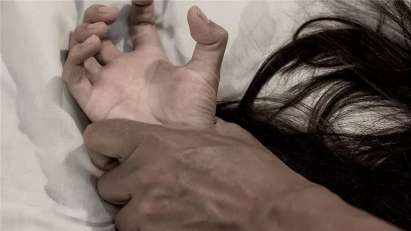 اغتصبني لعدة أسابيع.. قرار جديد في اتهام رجل أعمال بالاعتداء على خادمة أجنبية بالشيخ زايد