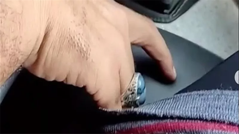 أركز إزاي وانتي معايا.. تفاصيل تصالح معلمة أكتوبر مع سائق دي دي المتهم بالتحرش بها