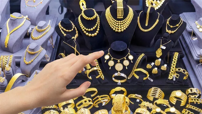 سعر الذهب اليوم الأربعاء 7-8-2024 ارتفاع جديد