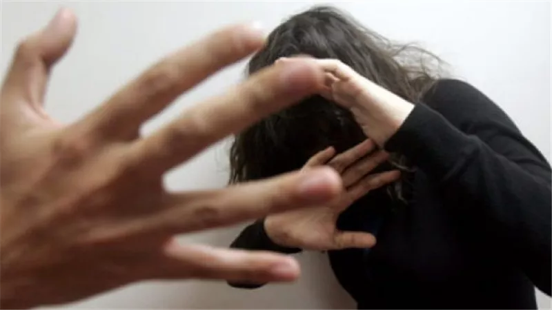 مراته أوهمته بسوء سلوكها.. تفاصيل إحالة الأب المتهم بإنهاء حياة ابنته إلى الجنايات 