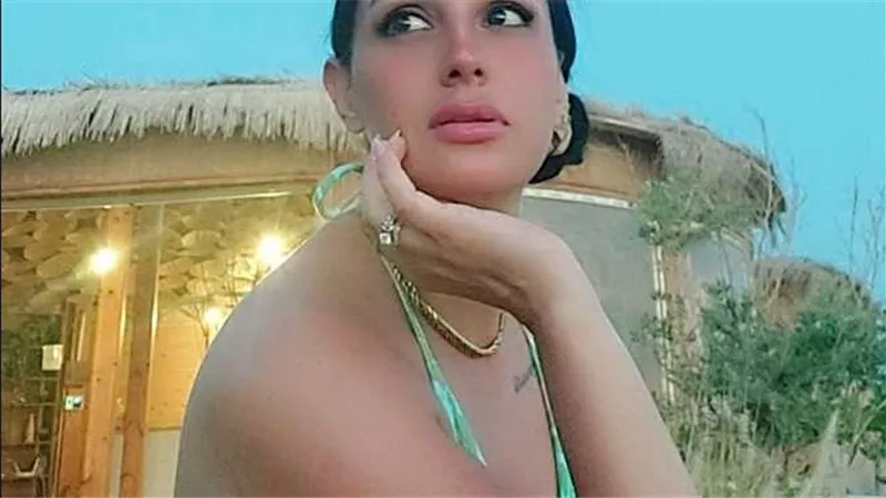ربنا كتب لنا عمر جديد.. تفاصيل تعرض فنانة شهيرة وابنتها لحادث سير مروع | شاهد