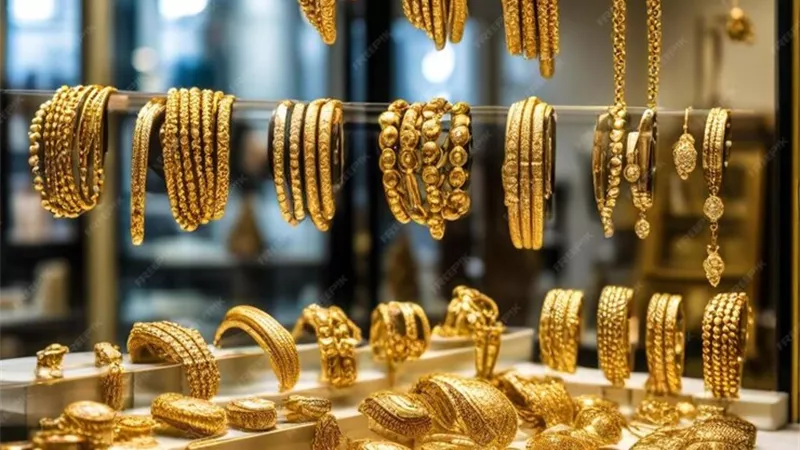 سعر الذهب اليوم الإثنين 12-8-2024 تحرك جديد