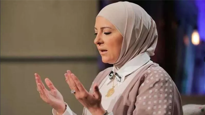 بتتريق على خيبتك.. هجوم ناري من دعاء فاروق على خالد منتصر بعد سخريته من البطل الأوليمبي محمد السيد