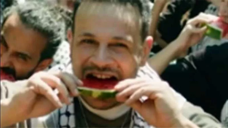 أول رد من محمد عطية على منتقدي أغنية «البطيخ»