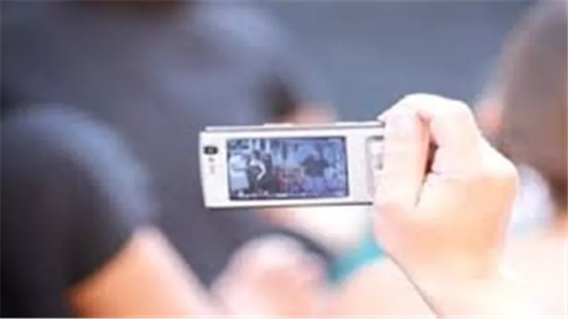 استدرجها لمسكنه وأوهمها بالزواج.. تفاصيل مثيرة في الحكم على عامل صّور فتاة في أوضاع خادشة