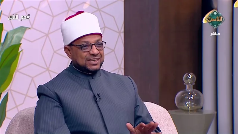 عمرى 15 سنة وعاوزه ألبس النقاب فهل يمكنني ؟..عميد كلية الدعوة يجيب | فيديو