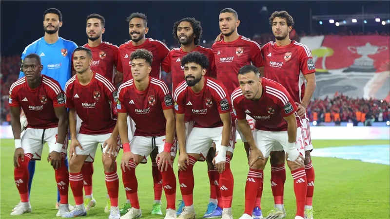 11 لاعبًا أساسيًا.. فريق كامل يرحل عن الأهلي وصدام مرتقب بين مختار وكولر