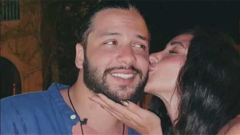 أنا متجوزة حلال.. كيف علقت آية سماحة على تقبيلها لزوجها؟ | فيديو