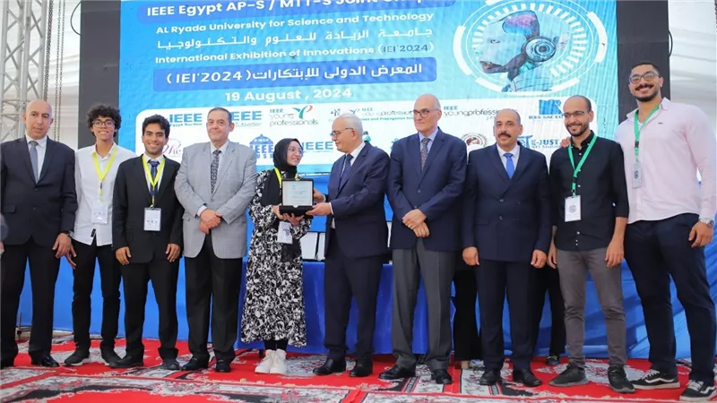 ابتكارات متميزة لطلاب مدارس المتفوقين في معرض جامعة الريادة (صور)