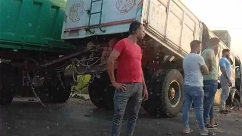 الأخ لحق بشقيقه.. وفاة الضحية الثانية في حادث دهس تريلا لميكروباص بطنطا