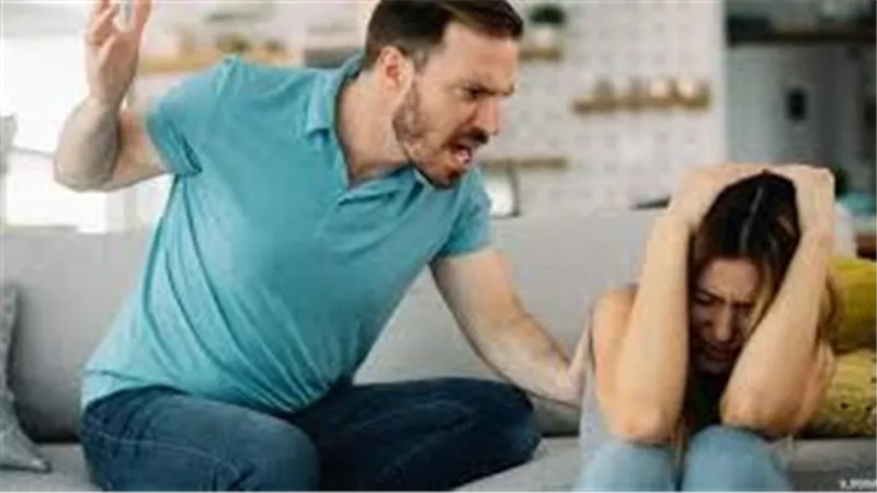 زوجى بيضربنى وعاوزه أطلق؟.. عضو بـ
