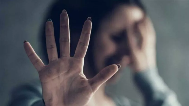 اعتدى عليها وهرب.. تفاصيل مثيرة في اتهام شاب بالتحـ. رش بفتاة بالشيخ زايد 