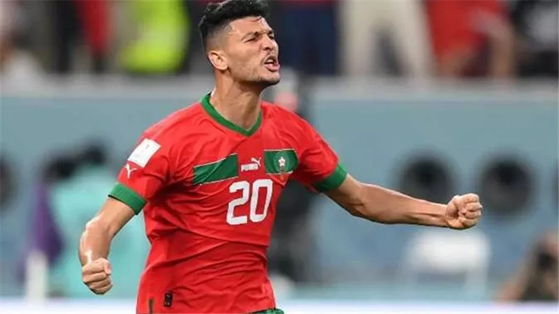 أسد في الجزيرة.. الأهلي يعلن تعاقده مع المغربي أشرف داري | فيديو