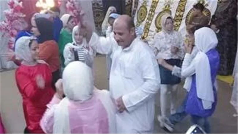 جدعنة المصريين.. دعوة على فيسبوك تتحول إلى ملحمة في فرح عروسين يتيمين بالمنوفية| شاهد
