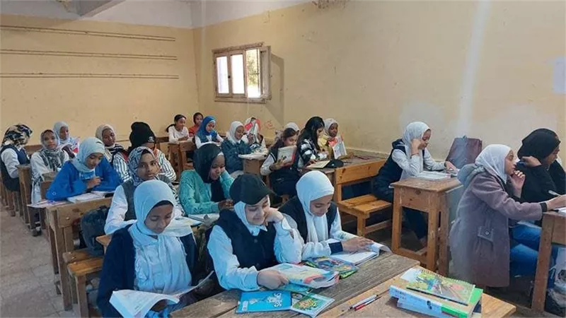 الحصة بـ 100 جنيه.. تعرف على تفاصيل قرار التعليم بشأن تنظيم مجموعات التقوية