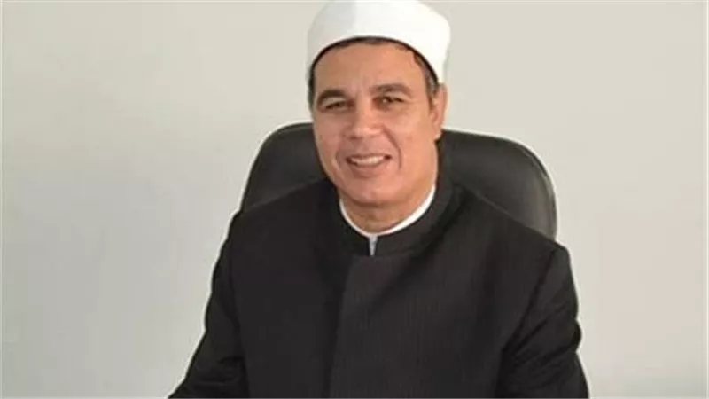 نبرأ إلى الله منه.. هجوم ناري من عبد المنعم فؤاد على أستاذ بجامعة الأزهر بسبب آرائه وفتاويه الشاذة