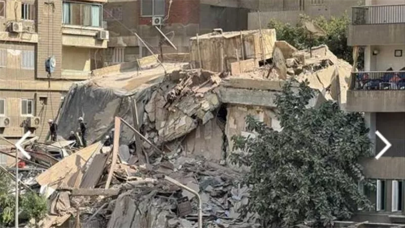 عقار أرض الجولف.. أصوات من أسفل الأنقاض وشهادات مرعبة عن الانهيار