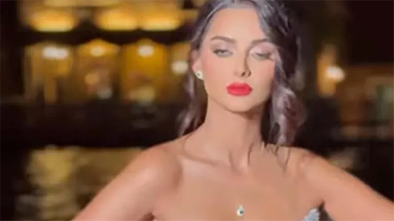 ممثلة إيرانية تتعرض لموقف محرج بسبب فستانها في مهرجان فينيسيا | فيديو