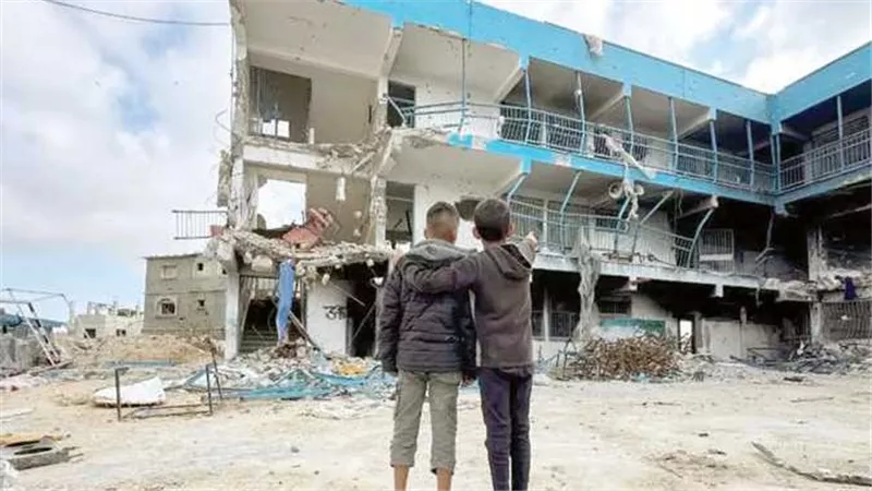مسؤول بـ«الأونروا»: موظفونا في غزة يخشون استهدافهم بظل قصف إسرائيل للملاجئ