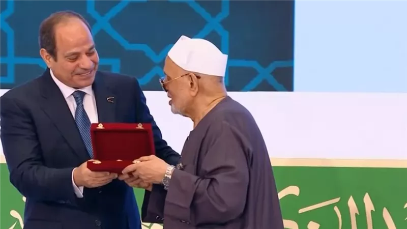 نجل الشعراوي يشكر الرئيس السيسي: اسأل الله أن يوفقه ويعينه | فيديو