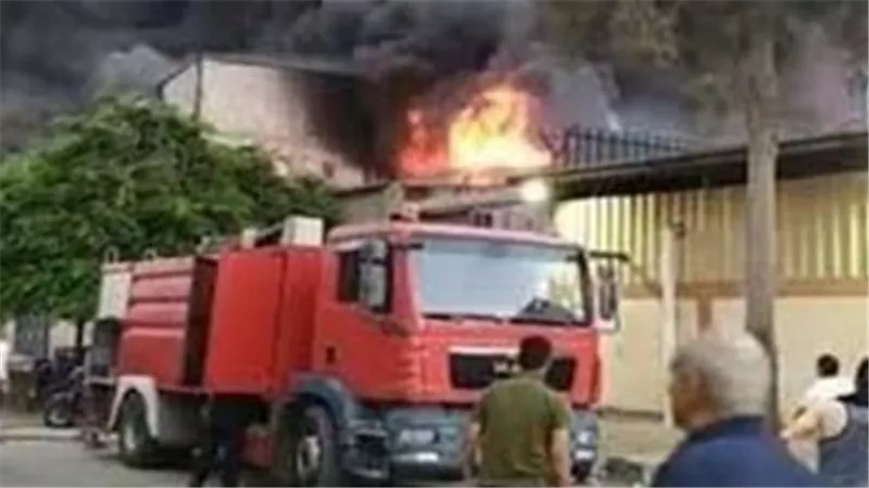 تفاصيل مثيرة.. ملثمان يلقيان زجاجات مولوتوف على مصنع ملابس بالجيزة