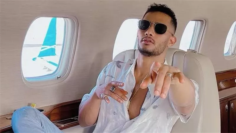 قفل عليه باب الحمام.. والد طفل يتهم نجل محمد رمضان بالاعتداء على ابنه | فيديو