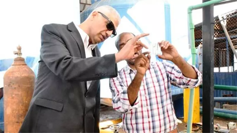 مرض أسوان الغامض.. ماذا فعل المحافظ في محطة مياه أبو الريش للرد على الجدل المثار؟ | شاهد