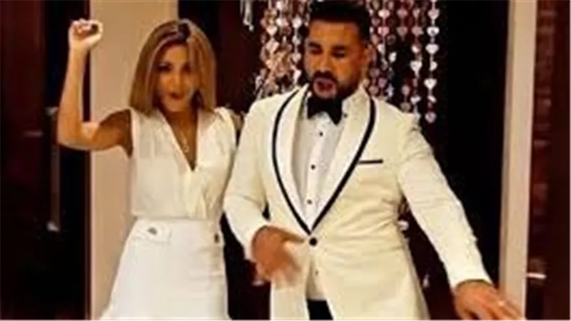 الأولاد يلبسوا لبس الفرح.. مفاجأة أحمد سعد بعد عودته إلى علياء بسيونى | شاهد