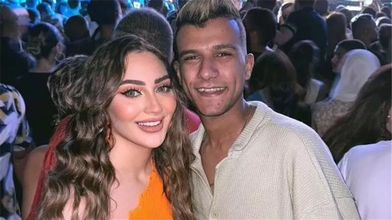 بصرف على 3 بيوت وفلوسي خلصت.. زوجه عصام صاصا تخرج عن صمتها فما القصة؟