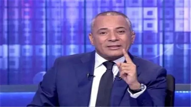 أحمد موسى: جيشنا العظيم يحمي أرضنا وحدودنا.. وإللي يفوت من حدودنا يموت | فيديو
