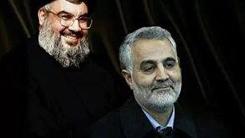 قبلة للرأس وبلا عمامة.. صور نادرة لحسن نصر الله وجنرال الظل بالحرس الثوري | شاهد