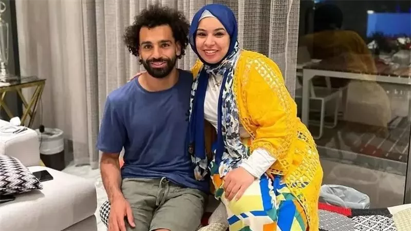 شقيقته كشفت المستور.. هل يشجع محمد صلاح الزمالك؟