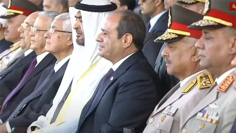  حفل تخرج الكليات العسكرية.. السيسي وبن زايد يشهدان عرضًا لقوات الصاعقة
