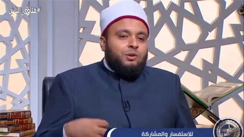 متصلة: خطيبي بيغير من الشحات فى الشارع؟.. وأمين الفتوى يرد | فيديو