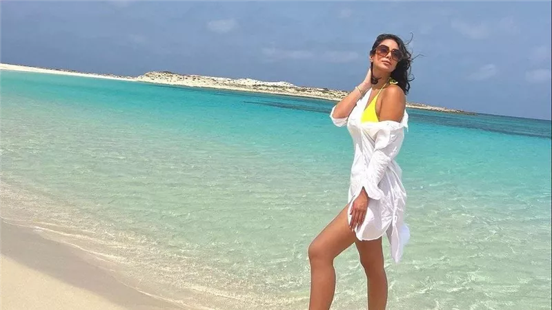 فستان جريء.. بسنت شوقي تثير الجدل بظهورها الأخير | شاهد