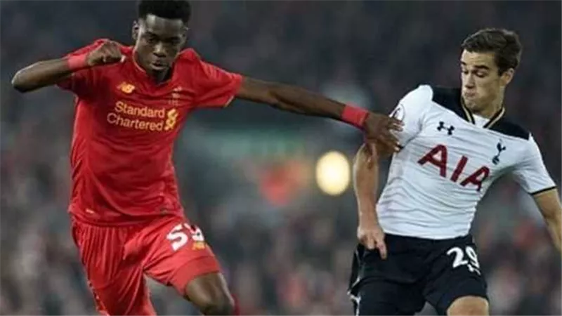 زامل محمد صلاح.. نجم ليفربول السابق يخضع للاختبار في الزمالك