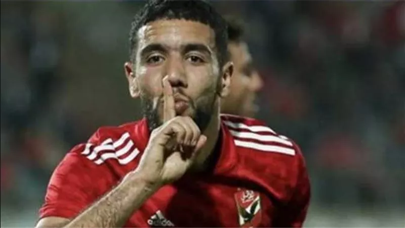 أزمة القندوسي تتصاعد.. هل يدفع الأهلي 50 مليون جنيه تعويضًا؟