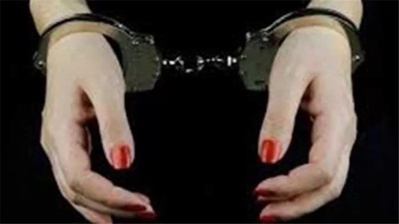خوفًا من تقسيم الميراث.. فتاة تحنط جثة والدتها وتخفيها لأكثر من عام