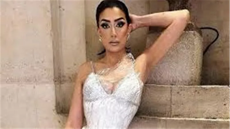فستان لامع.. غادة عبد الرازق تشعل السوشيال ميديا بهذه الإطلالة | شاهد