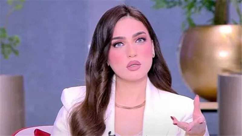 «خده في حضنك يا كولر».. ياسمين عز: «كهربا ميسي الكرة المصرية»