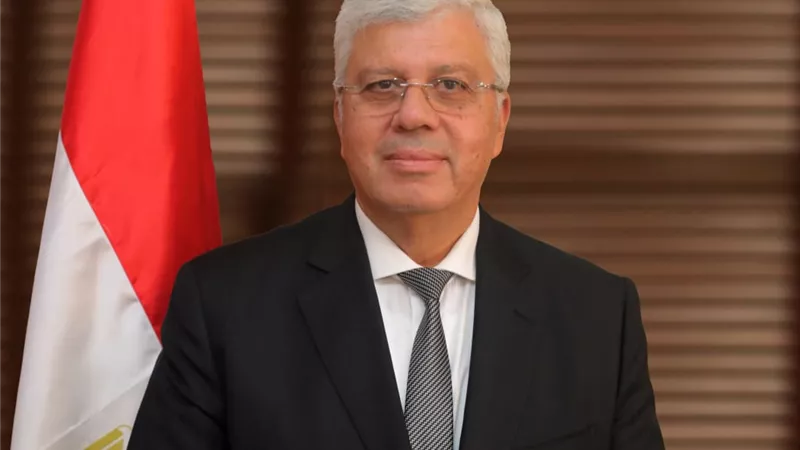 وزير التعليم العالى يُغادر إلى باريس للمُشاركة في الدورة 220 للمجلس التنفيذي لليونسكو