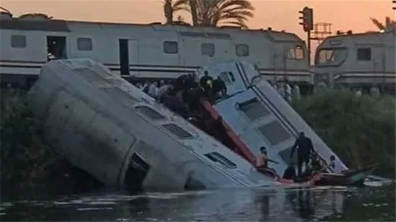 أول تعليق من كامل الوزير على حادث قطار المنيا
